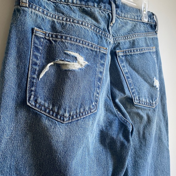 Distressed Boyfriend Jean - Picture 4 of 5